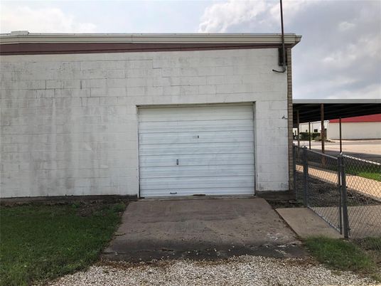 Detached Garage, Exterior