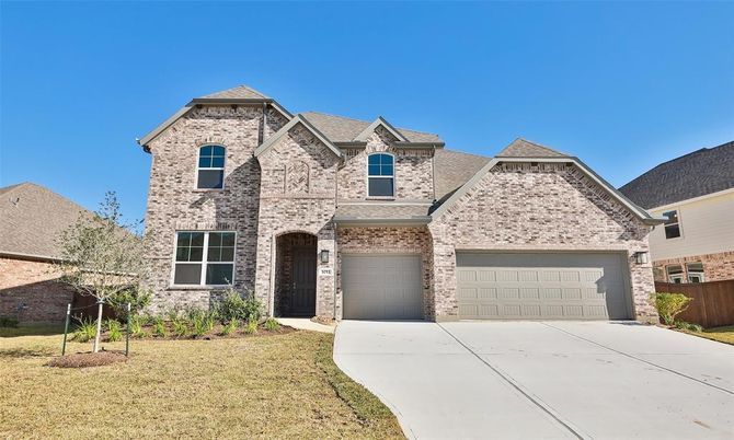 Attached, Exterior, Facade, Brick Facade, Brick Traditional