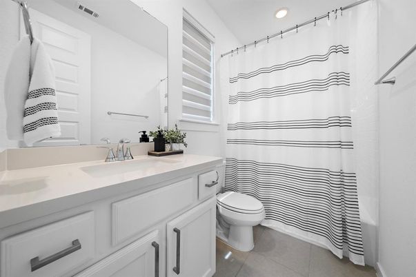 Bathroom, Dual Sink Vanities, Interior, Recessed Lighting