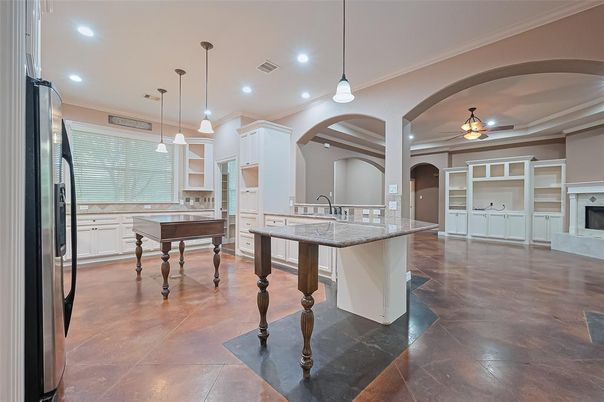 Fireplace, Interior, Kitchen, Pendant Lights, Recessed Lighting