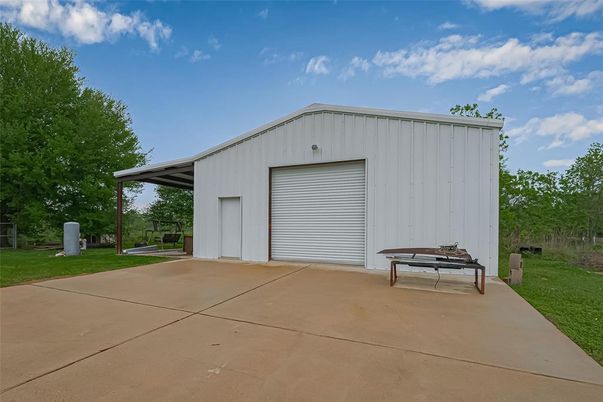 Detached Garage, Exterior