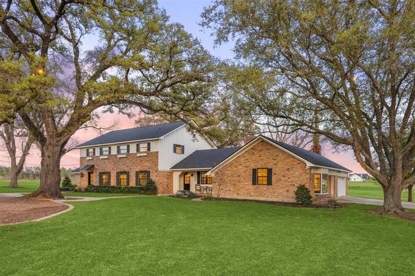 Exterior, Facade, Brick Facade, Brick Traditional