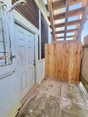 Exterior, Wooden Beams