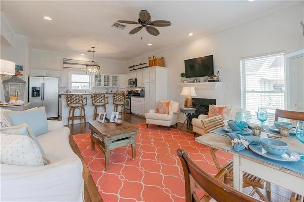 Chandelier, Dining room, Interior, Kitchen, Living room, Pendant Lights, Recessed Lighting, Stainless Steel Appliances