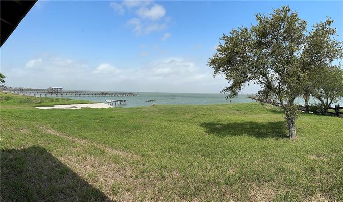 Exterior, Lake