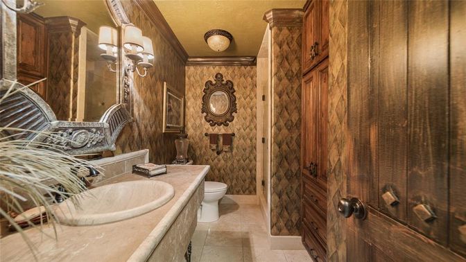 Bathroom, Interior