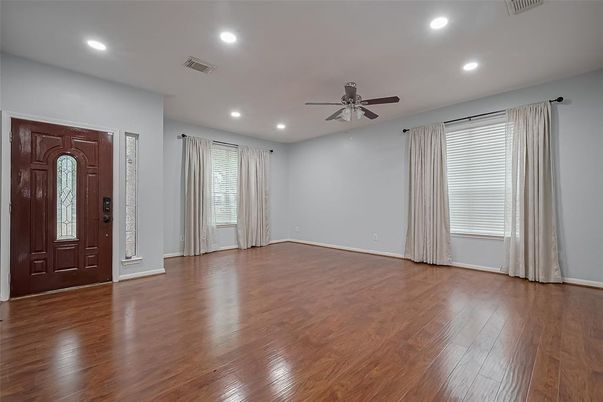 Empty room, Interior, Recessed Lighting, Wood Texture Flooring