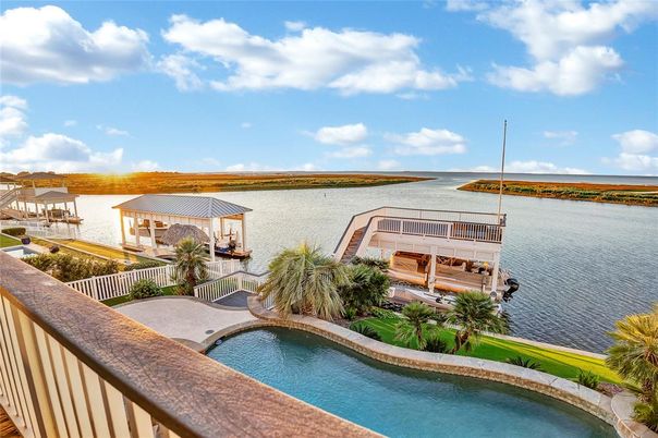 Water, Exterior, Pool, Other