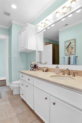 Bathroom, Dual Sink Vanities, Interior, Recessed Lighting