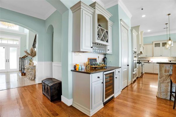Interior, Kitchen, Pendant Lights, Recessed Lighting, Wood Texture Flooring