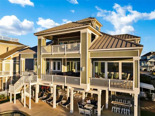 Exterior, Facade, American Craftsman