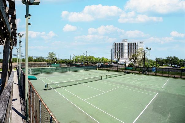 Exterior, Tennis Courts