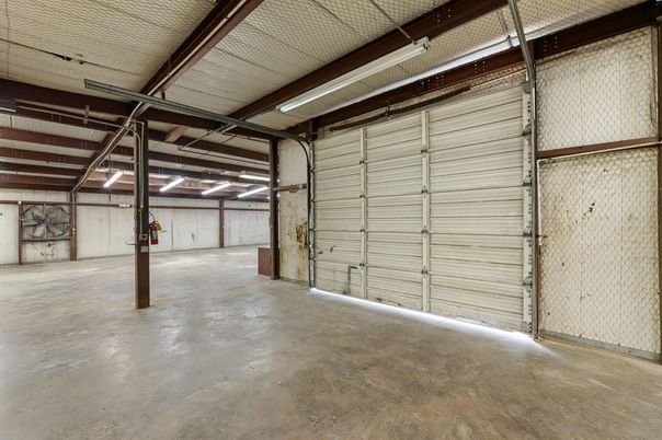 Garage, Interior