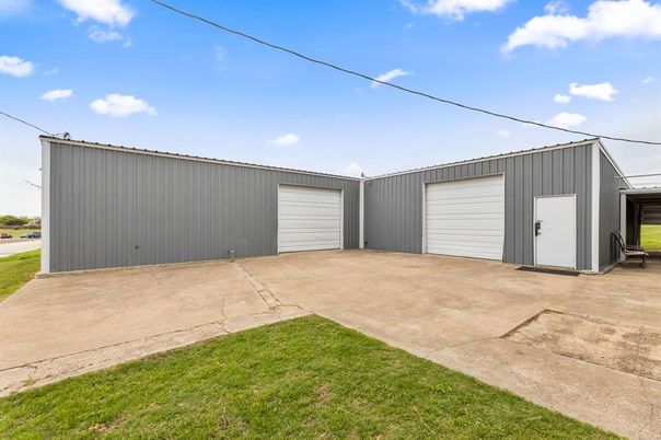 Detached Garage, Exterior
