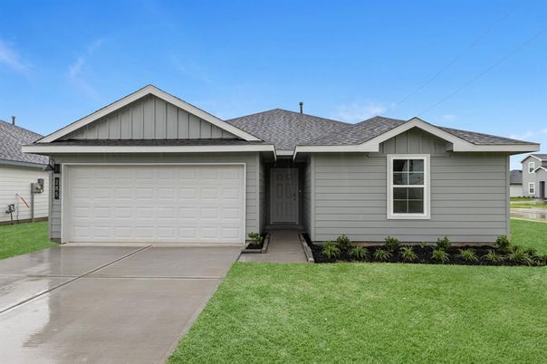 Attached, Exterior, Facade, Ranch
