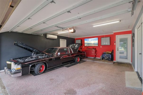 Garage, Interior