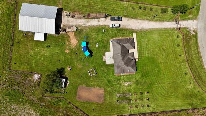 Exterior, Drone
