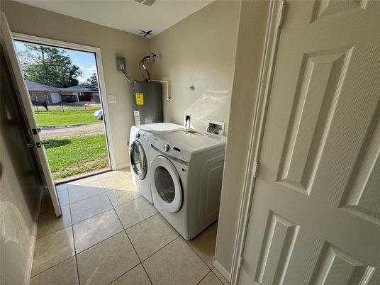 Interior, Washer