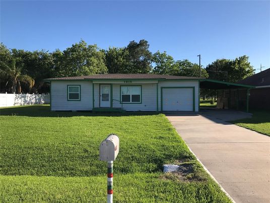 Attached, Backyard, Exterior, Facade, Ranch