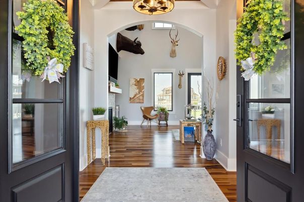Interior, Pendant Lights, Wood Texture Flooring