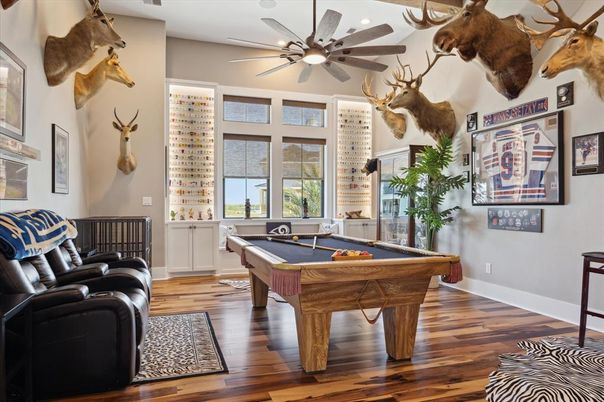 Billiard Table, Game Room, Interior, Wood Texture Flooring