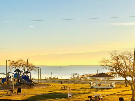Backyard, Exterior, Playground, Water