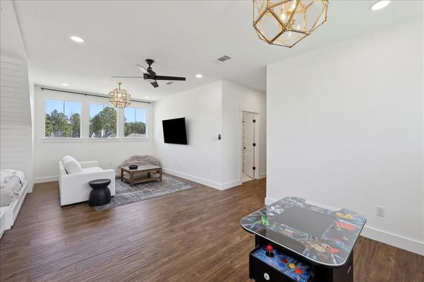Interior, Living room, Pendant Lights, Recessed Lighting, Wood Texture Flooring