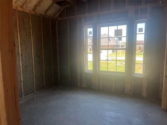 Empty room, Interior