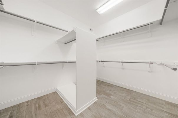 Interior, Walk-in Closets, Wood Texture Flooring