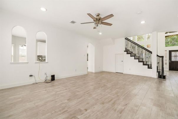 Empty room, Interior, Recessed Lighting, Wood Texture Flooring