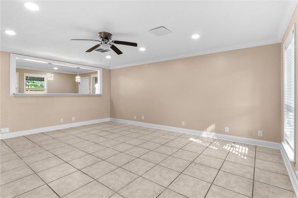 Empty room, Interior, Recessed Lighting