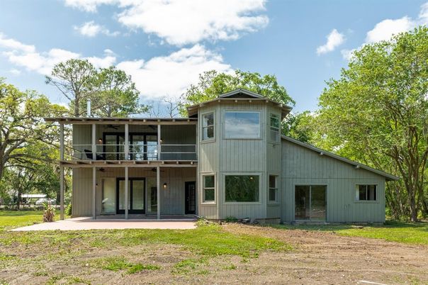 Backyard, Exterior, Facade, Farmhouse