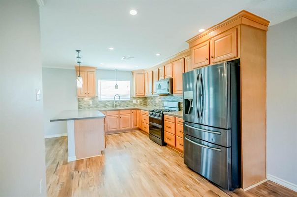 Interior, Kitchen, Pendant Lights, Recessed Lighting, Wood Texture Flooring