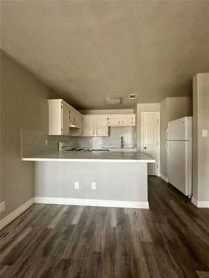Interior, Kitchen, Pendant Lights, Wood Texture Flooring