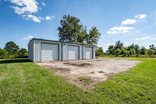 Backyard, Detached Garage, Exterior