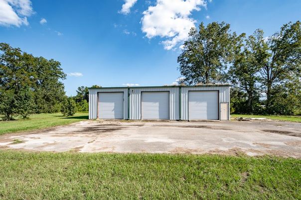 Backyard, Detached Garage, Exterior