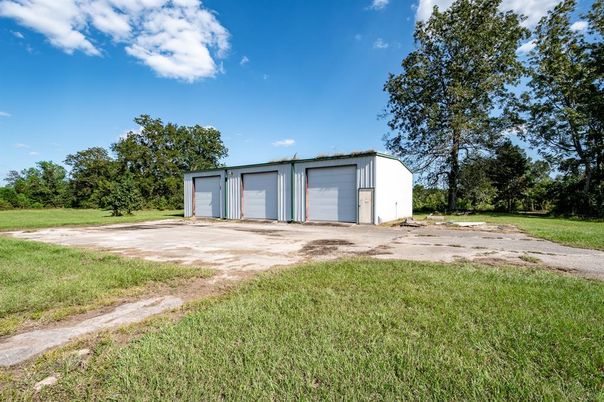 Backyard, Detached Garage, Exterior