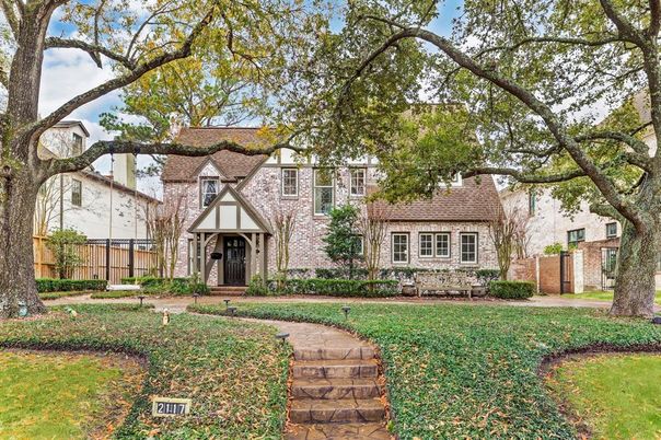 Exterior, Facade, Tudor Revival