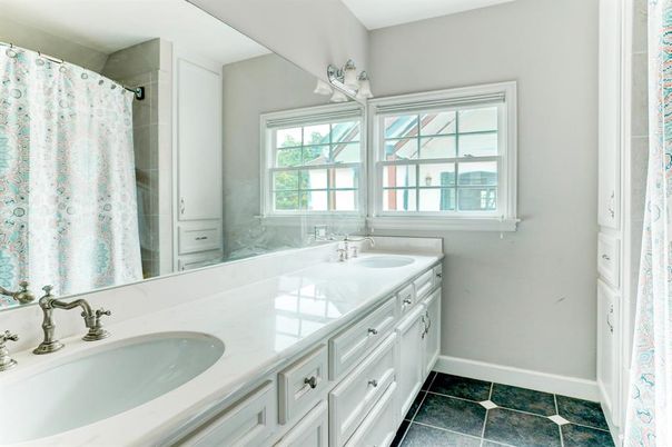 Bathroom, Dual Sink Vanities, Interior