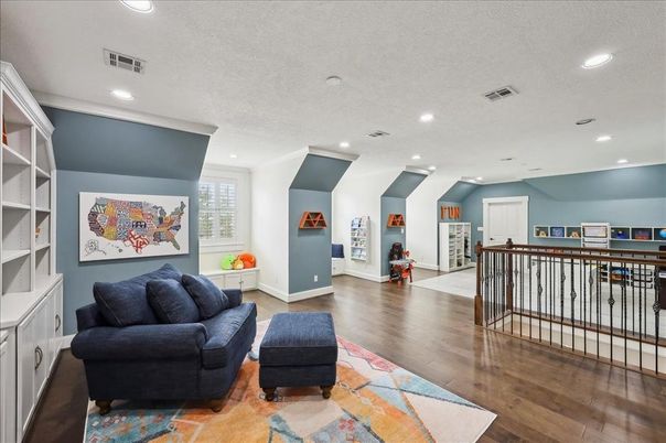 Interior, Recessed Lighting, Wood Texture Flooring