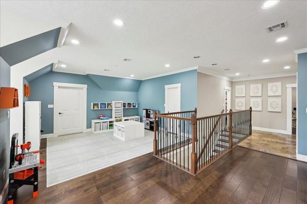 Interior, Recessed Lighting, Wood Texture Flooring