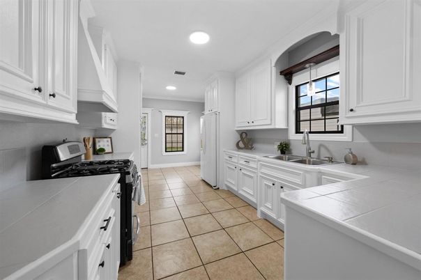 Interior, Kitchen, Recessed Lighting, Tile Countertops