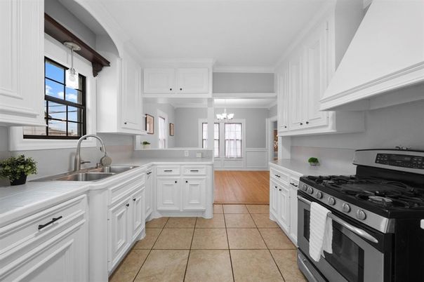 Chandelier, Interior, Kitchen, Pendant Lights, Wood Texture Flooring
