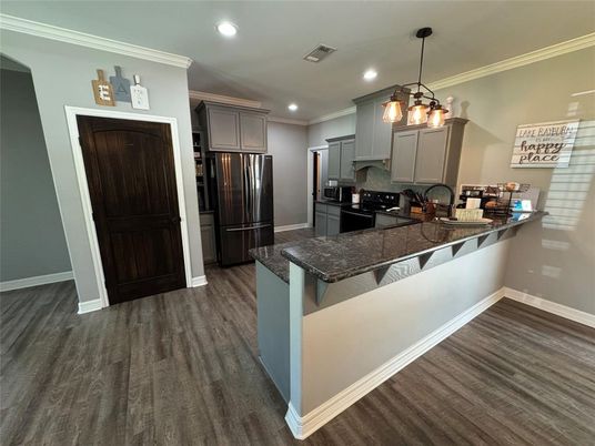 Interior, Kitchen, Pendant Lights, Recessed Lighting, Wood Texture Flooring