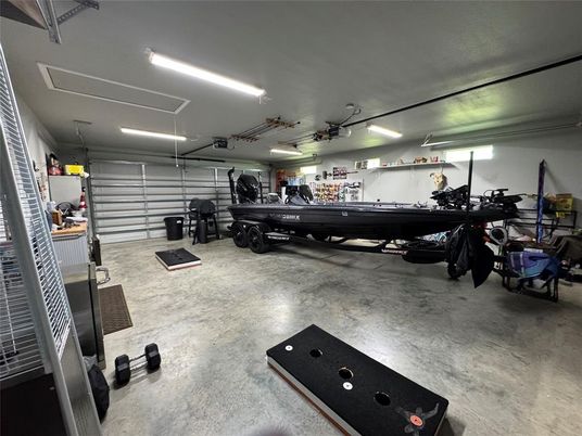 Garage, Interior