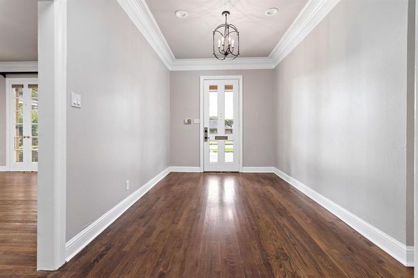 Chandelier, Empty room, Interior, Recessed Lighting, Wood Texture Flooring