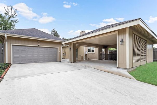 Detached Garage, Exterior