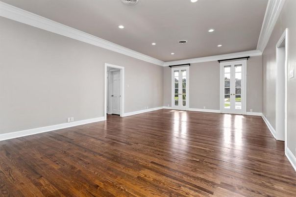 Empty room, Interior, Recessed Lighting, Wood Texture Flooring
