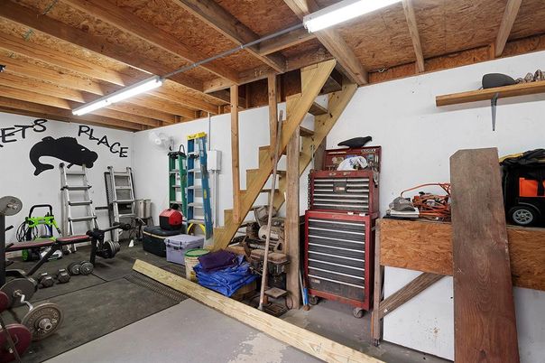 Fitness Equipment, Interior, Wooden Beams, Wooden Ceilings