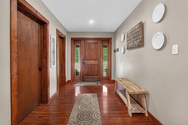 Interior, Recessed Lighting, Wood Texture Flooring